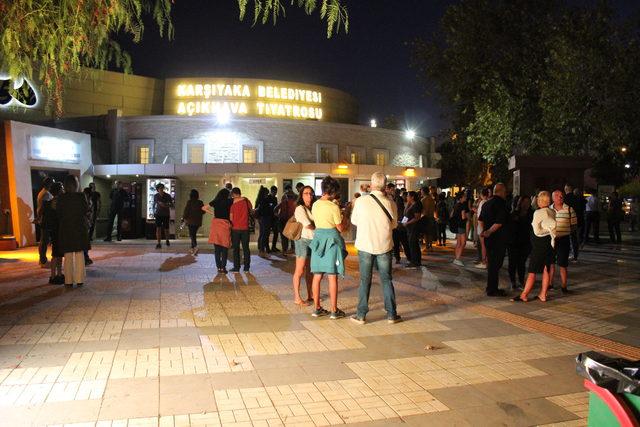 Oyuncu Şevket Çoruh a İzmir de saldırı (3) 1