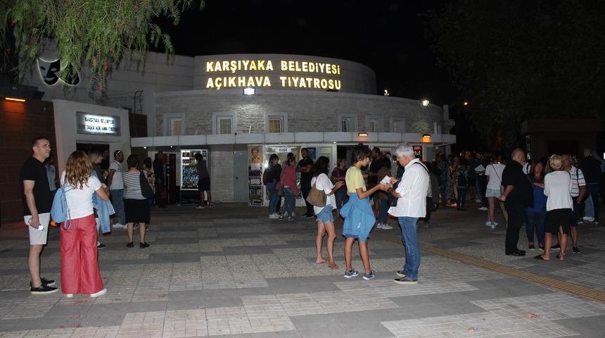 Oyuncu Şevket &Ccedil;oruh'a İzmir'de saldırı (3)