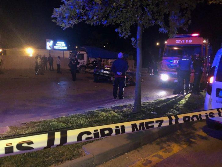 Polisin ‘dur’ ihtarına uymayan driftçiler kaza yaptı: 2 ölü 1 yaralı G1
