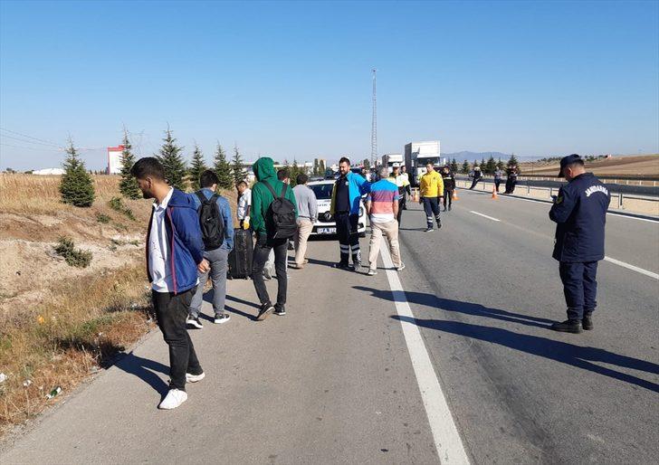 Son dakika: Afyonkarahisar'da yolcu otobüsü devrildi! Ölü ve yaralılar var G4