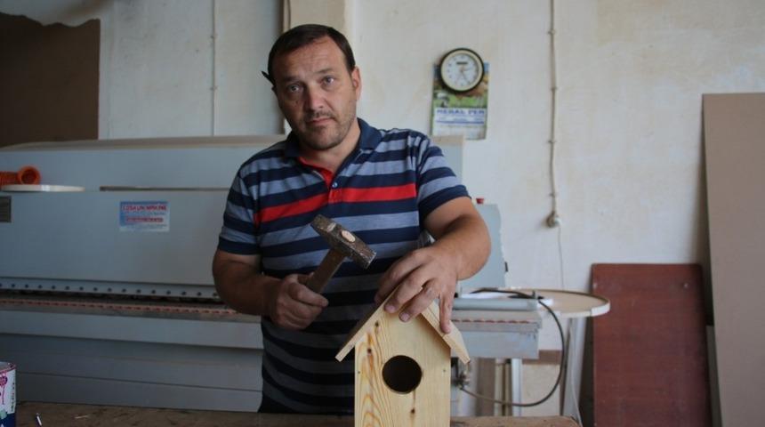 &lsquo;Bir Kuşta Sen Barındır&rsquo; sloganıyla kuşlara ev yaptı