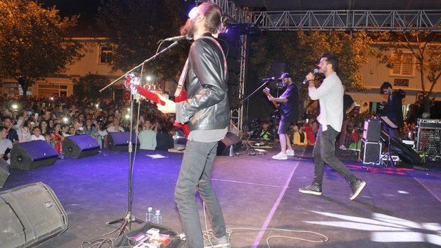 Kolpa ve Aydilge Manyas’ı coşturdu