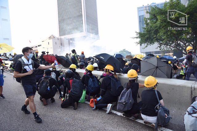 Hong Kong’da protestolar sürüyor