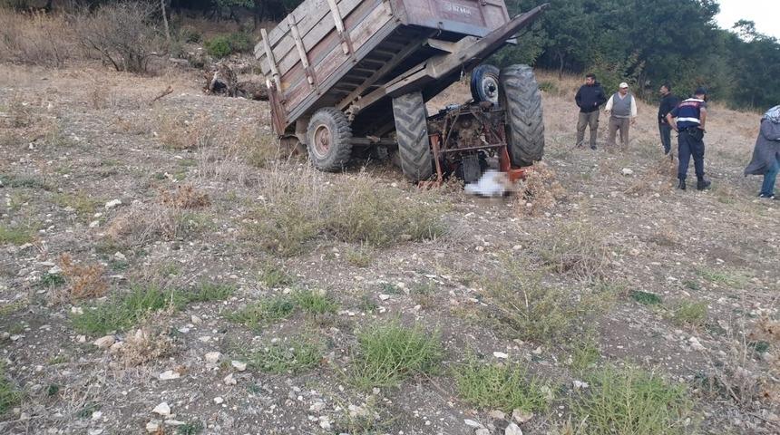 Traktörün altında kalan şahıs hayatını kaybetti