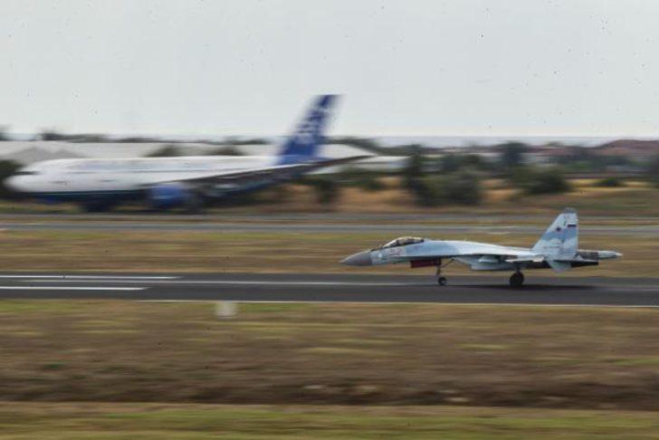İstanbul'da Rus savaş uçağı Su-35 antrenman uçuşu yaptı G1