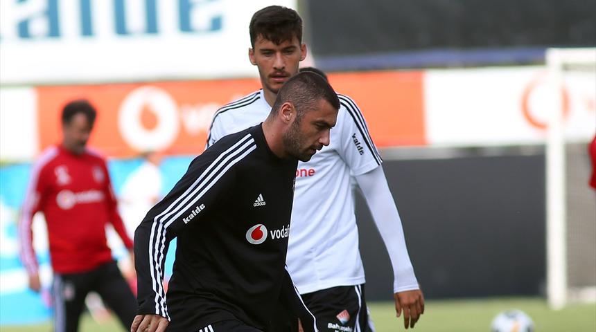 Burak Yılmaz ve Oğuzhan Özyakup takımla çalışmalara başladı
