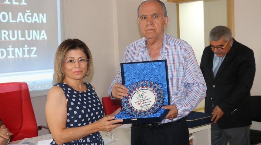 Niğde Eczacı Odası Başkanı Nihat &Ouml;zt&uuml;rk, g&uuml;ven tazeledi