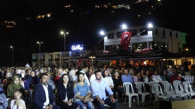 Orhan Hakalmaz'dan Diyarbakır'da nöbet tutan annelere destek