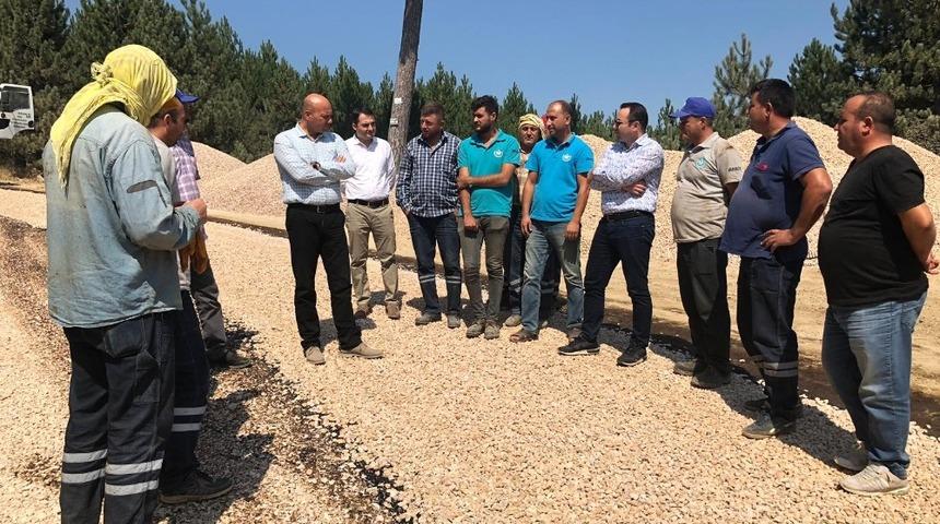 Kırsal mahallelerin yol bakım çalışmaları devam ediyor