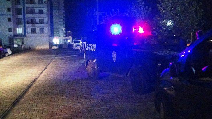 Ağabeyine sinirlenince evlerini ateşe verdi G2