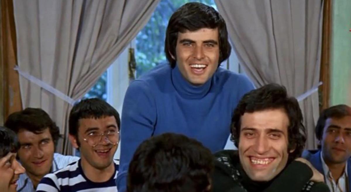 Yeşil&ccedil;am'ın efsane oyuncusu Tarık Akan &ouml;l&uuml;m yıl d&ouml;n&uuml;m&uuml;nde anılıyor