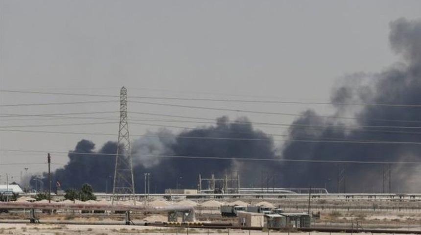 Suudi Arabistan'daki petrol tesislerine saldırı: Petrol fiyatları yüzde 15 arttı