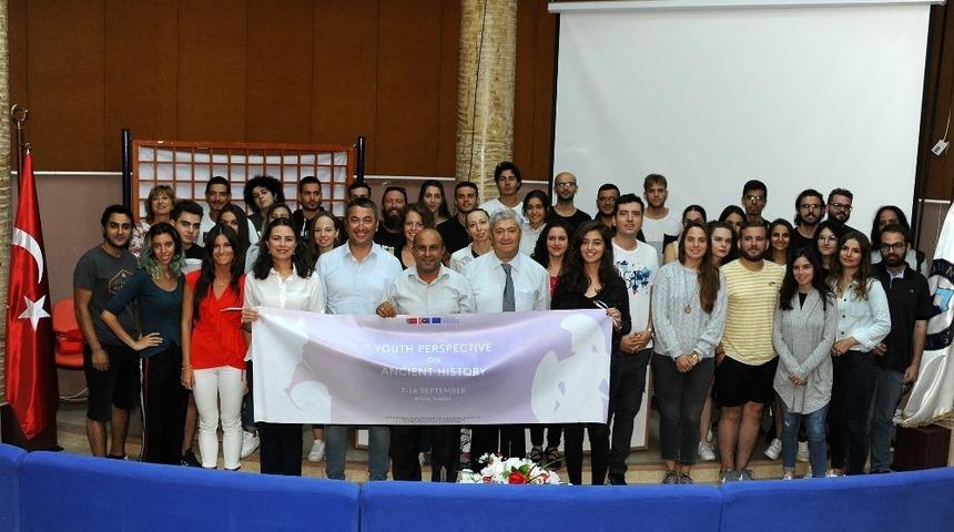 &lsquo;Antik Tarihe Gen&ccedil; Bakış&rsquo; ekibi AD&Uuml;&rsquo;de