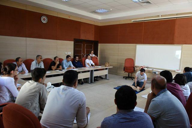Tarsus Belediyesi personeline temel ilk yardım eğitimi verildi