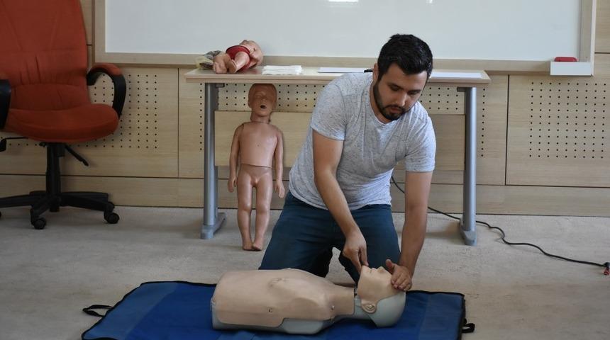 Tarsus Belediyesi personeline temel ilk yardım eğitimi verildi