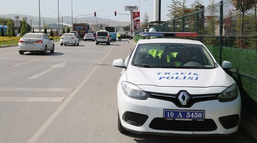 Hız yapan s&uuml;r&uuml;c&uuml;lere radarlı &ouml;nlem