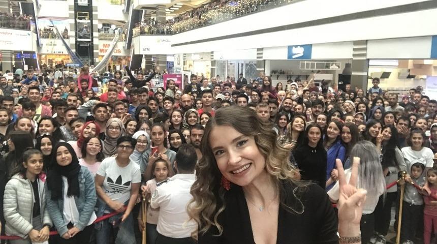 Kayseriler, Irmak Arıcı konseri ile m&uuml;ziğe doydu