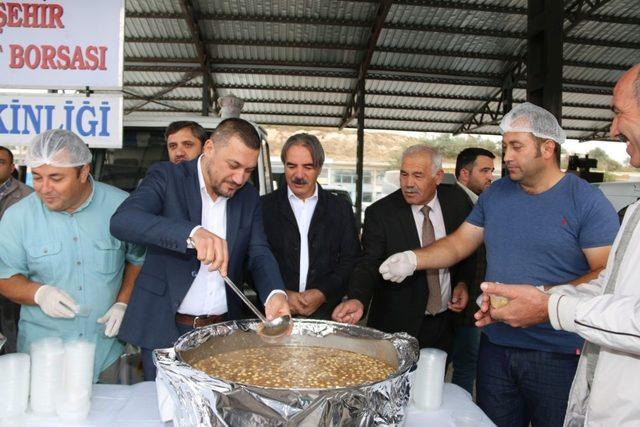 Rektör Bağlı, NTB’nin geleneksel aşure ikram etkinliğine katıldı