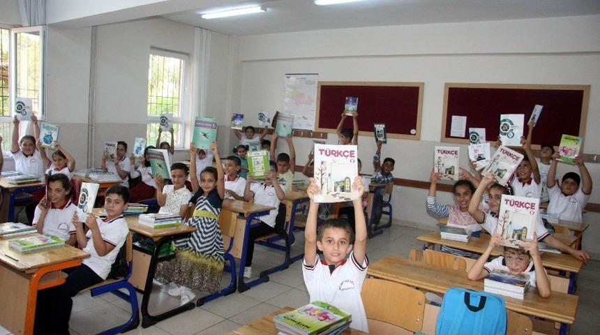 Suriyeli 1500 &ouml;ğrenci konteyner kentte eğitim g&ouml;rmeye başladı