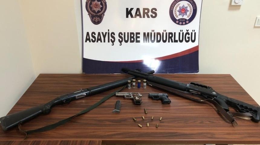 Kars&rsquo;ta bir kişinin &ouml;ld&uuml;r&uuml;lmesi olayına karışan zanlı aranıyor