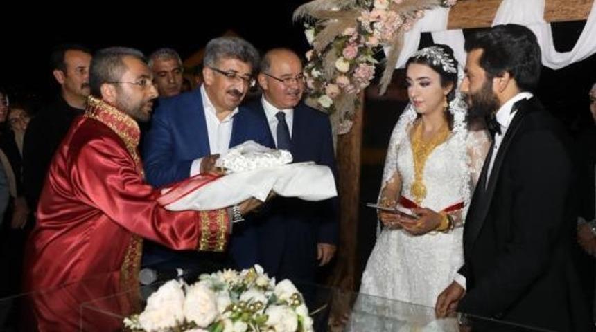 D&uuml;ğ&uuml;nlerinde doğa i&ccedil;in 500 adet fidan dağıttılar