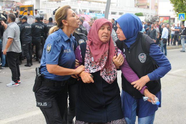 Eylem yapan pazarcılara biber gazlı müdahale