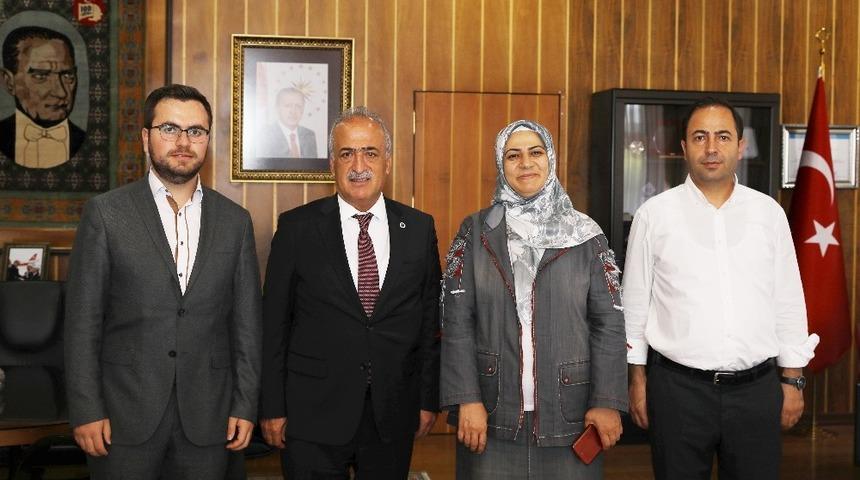 Kadın ve Engelli Hizmetleri Şube M&uuml;d&uuml;r&uuml; Keser&rsquo;den Rekt&ouml;r &Ccedil;omaklı&rsquo;ya ziyaret