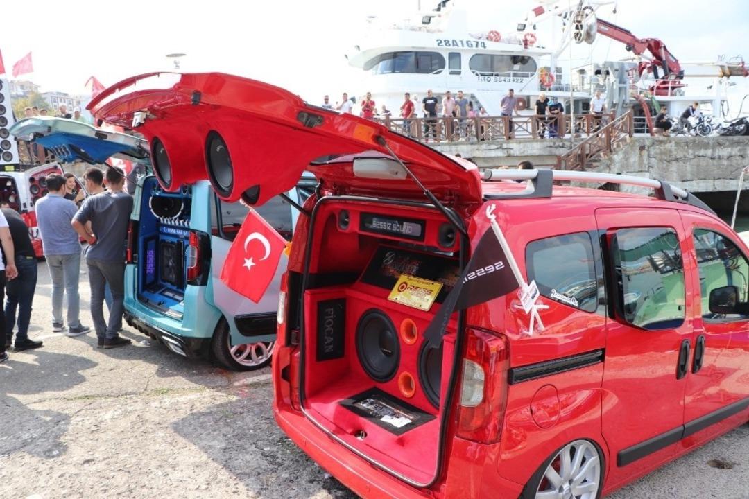 Otomobil tutkunları bu festivalde buluştu