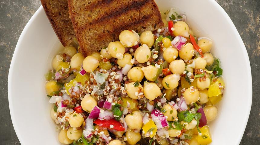 Diyet yapanlar için doyurucu alternatif: Nohut salatası