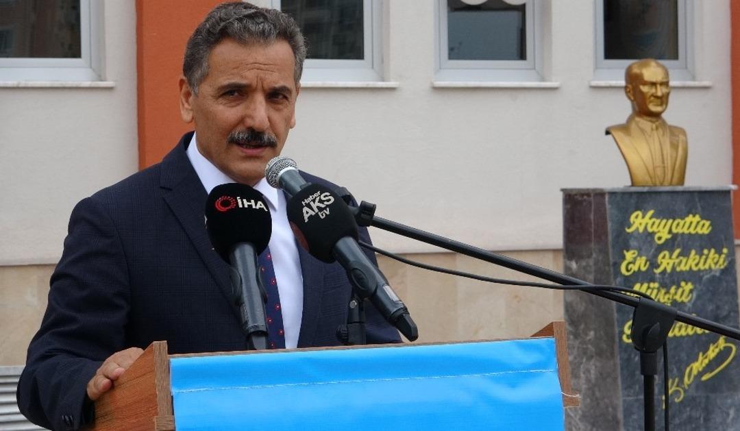 Vali Kaymak&rsquo;tan &ouml;ğrencilere: &ldquo;Sizlere g&uuml;veniyoruz&rdquo;