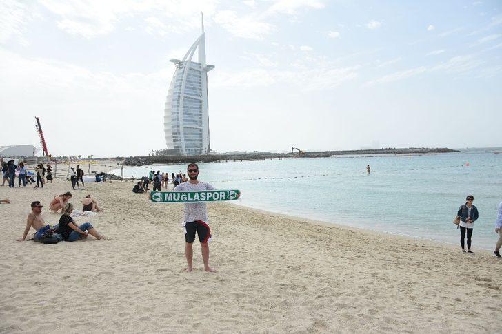 Gittiği yere takımının rengini götürüyor G2