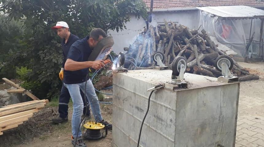K&ouml;rfez Belediyesi&rsquo;nden &ccedil;&ouml;p konteynerlerine bakım