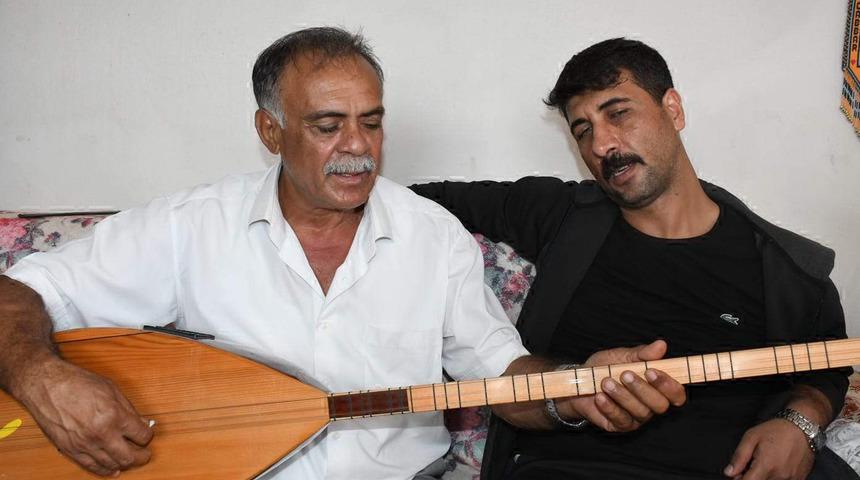 Aşık H&uuml;seyin'i ziyaret eden şarkıcı Fatih Bulut: Adım 'hırsız'a &ccedil;ıktı