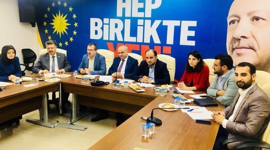 AK Parti İl Başkanlığı&rsquo;nda geniş katılımlı istişare toplantısı