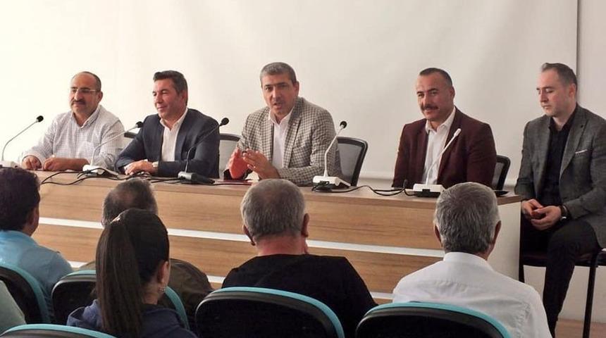 M&uuml;d&uuml;r Erdoğan Tun&ccedil;, antren&ouml;rlerle toplantı yaptı