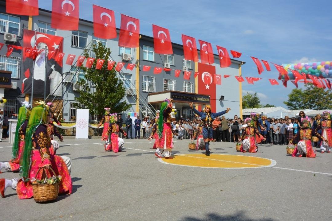 Vali Canbolat: &ldquo;Eğitimde hata geleceği olumsuz etkiler&rdquo;