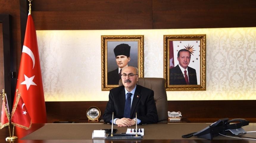 Vali K&ouml;şger; &ldquo;Menderes; cumhuriyet tarihimizde bir d&ouml;nemine damgasını vurmuştur&rdquo;