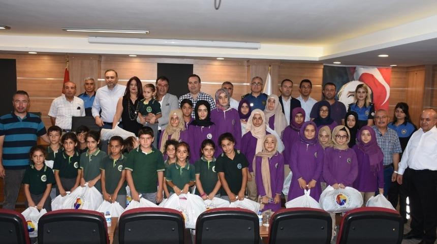 Tarsus TSO&rsquo;dan 800 &ouml;ğrenciye kırtasiye hediyesi