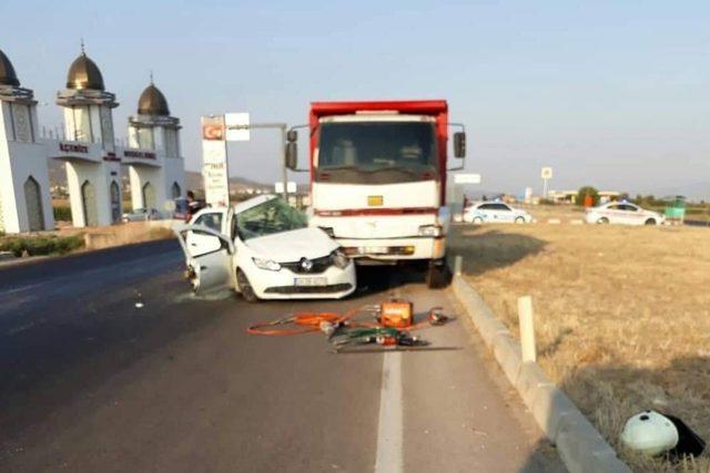 İzmir’de feci kaza: 1 ölü, 3 yaralı