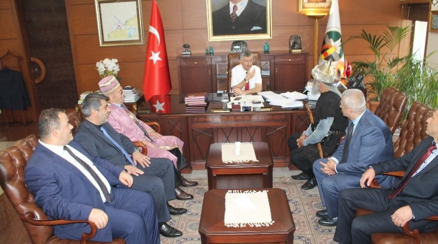 Vali Bektaş’a kaftan giydirildi