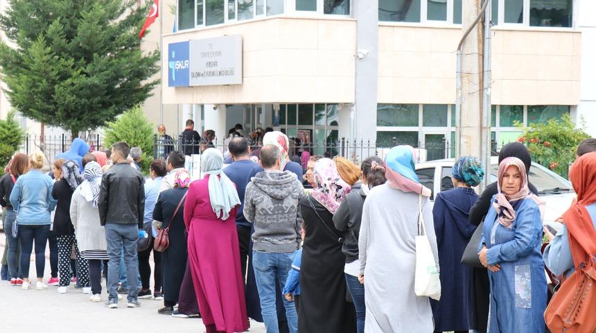 380 kişinin alınacağı İŞ-KUR, programına bin kişinin üzerinde başvuru oldu