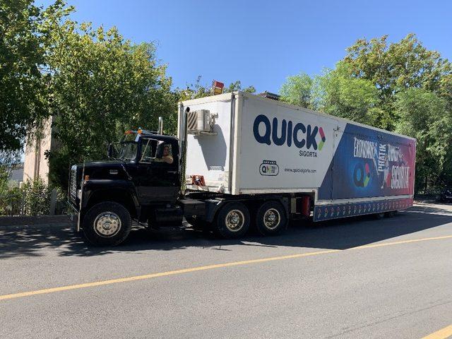 Quick Sigorta Q Truck ile Kuşadası Motosiklet Karnavalı’na renk kattı