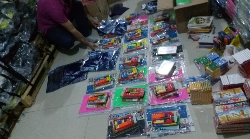 140 &ouml;ğrenciye kırtasiye desteği