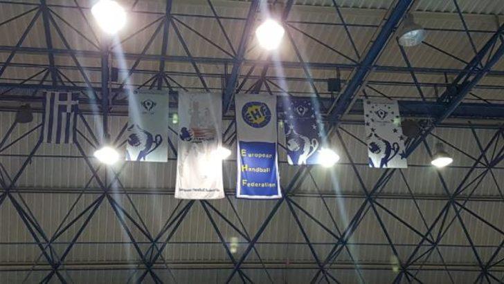 Yunanistan'da skandal! Türk bayrağına izin verilmedi, kadın sporculara tükürüldü G5