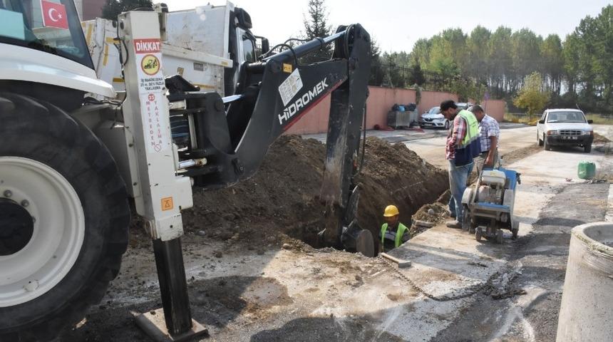 Yağmur suyu hatları yenileniyor