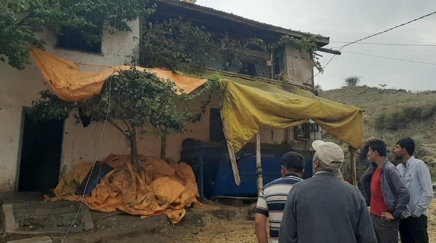 2 katlı ahşap evde &ccedil;ıkan yangın korkuttu