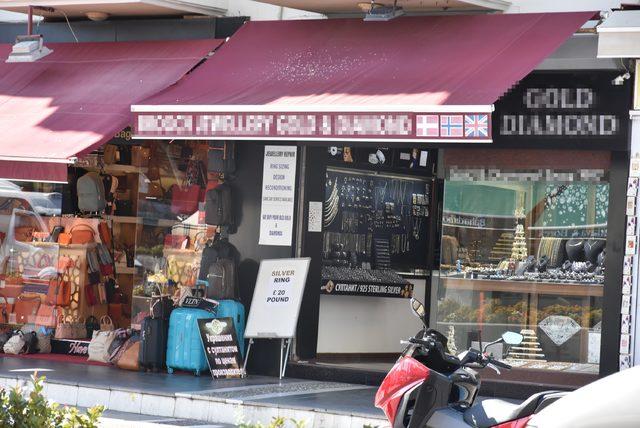 Marmaris'te Fatih Koparan'a dayağı İskoç turistler görüntüledi