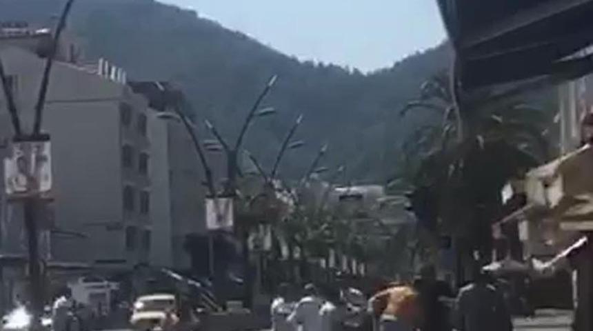 Marmaris'te Fatih Koparan'a dayağı İsko&ccedil; turistler g&ouml;r&uuml;nt&uuml;ledi