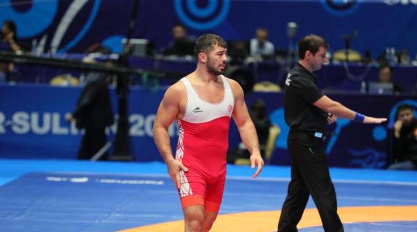 Milli g&uuml;reş&ccedil;i Cenk İldem d&uuml;nya &uuml;&ccedil;&uuml;nc&uuml;s&uuml; oldu