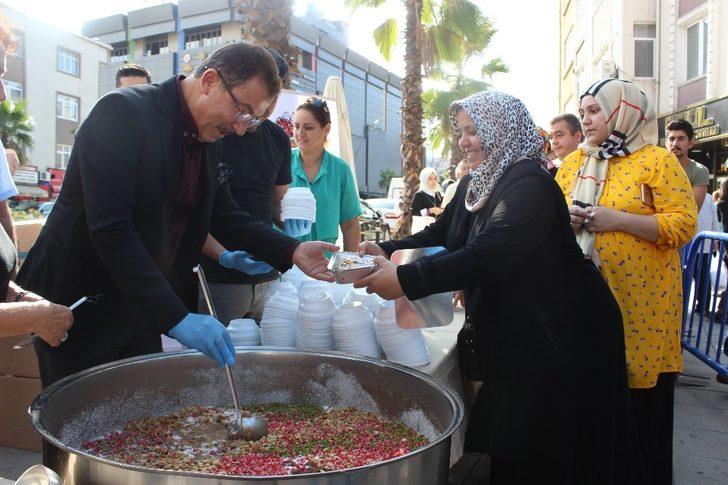 Eyüpsultan’da 14 bin kişiye aşure dağıtıldı G1